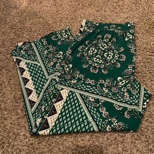 XL green black and white pants never worn by Maureces